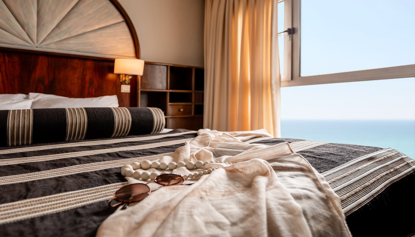 Seasons Hotel | Hotel Room