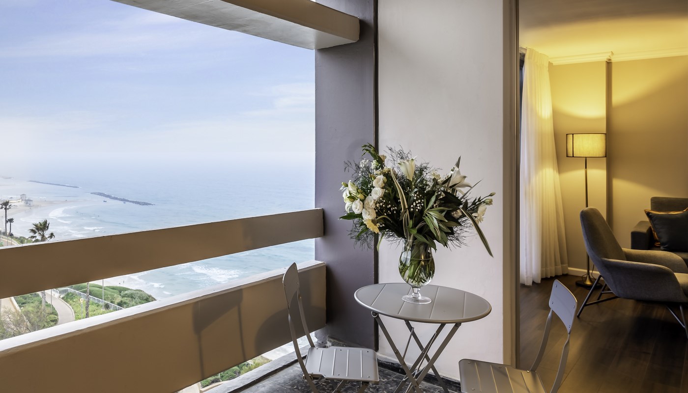  Seasons Hotel | Balcony Suite Sea View