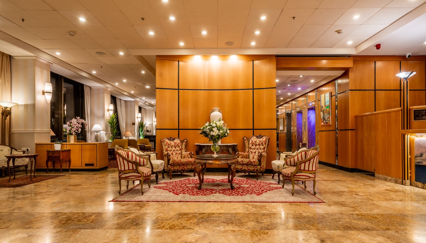 Seasons Hotel | Lobby