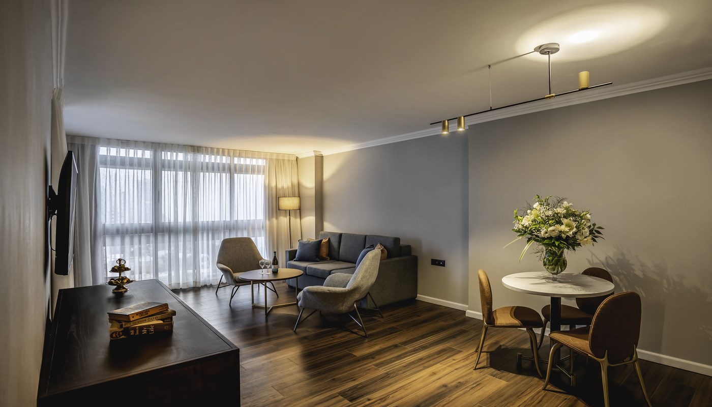 Seasons Hotel | Seasons Suite