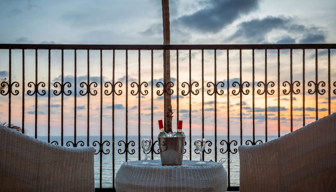 Seasons hotel balcony